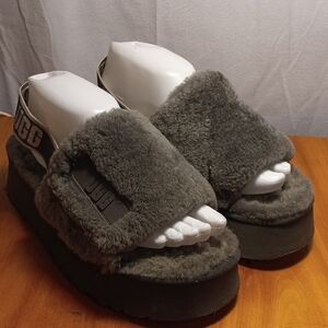 UGG Slingback Platform  Sandals Size 8